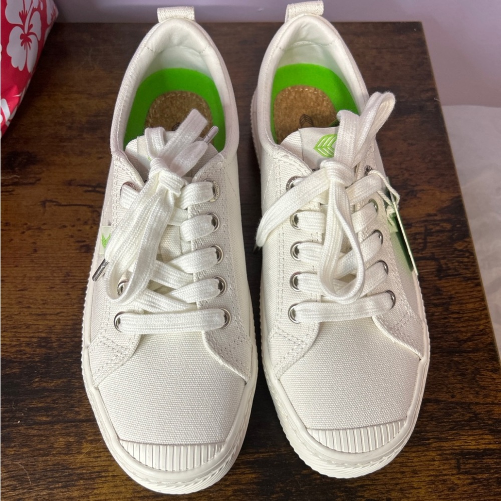 Cariuma shoes